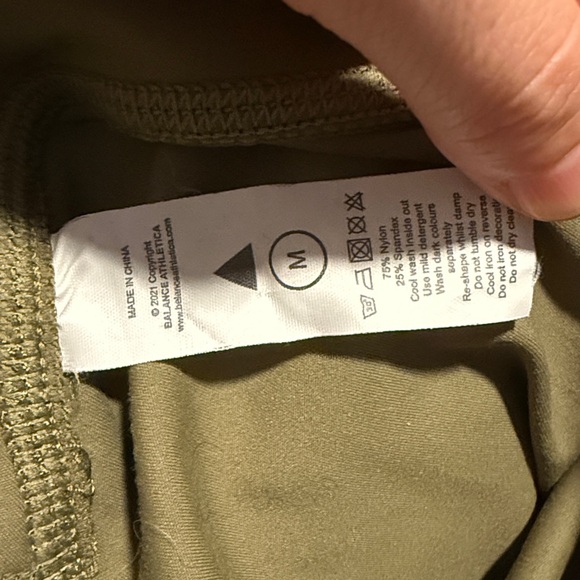 Vitality Balance Athletica Short Shorts - olive green size medium - Picture 6 of 6